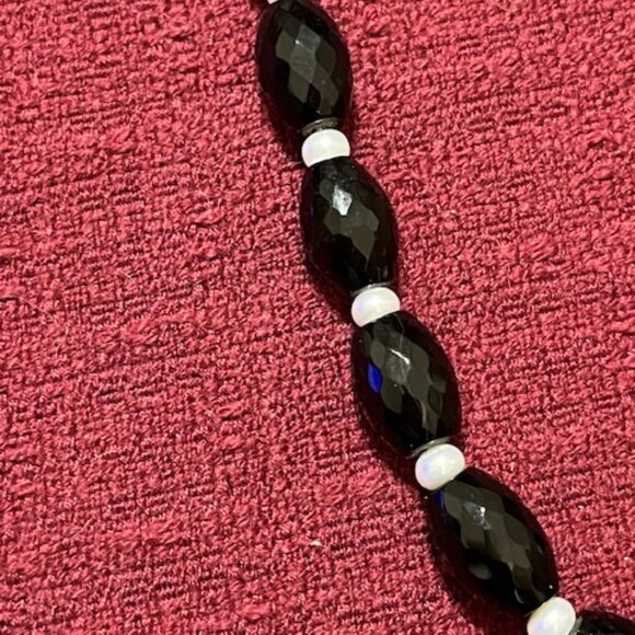 Onyx and Pearl Necklace - Picture 2 of 3